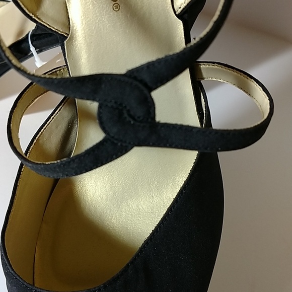 NWT Black Block Heel Strapped Shoes Size 8.5 with defects - Picture 2 of 11